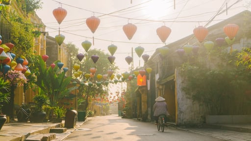 Zwischen Vergangenheit und Zukunft: Vietnam